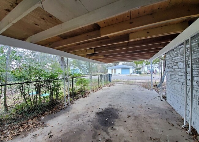 Building Photo - 1905 Athens Ave