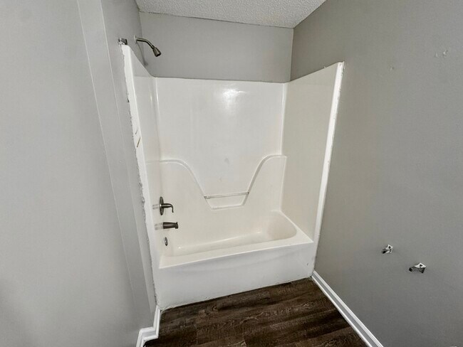 Building Photo - 1730 Swift St