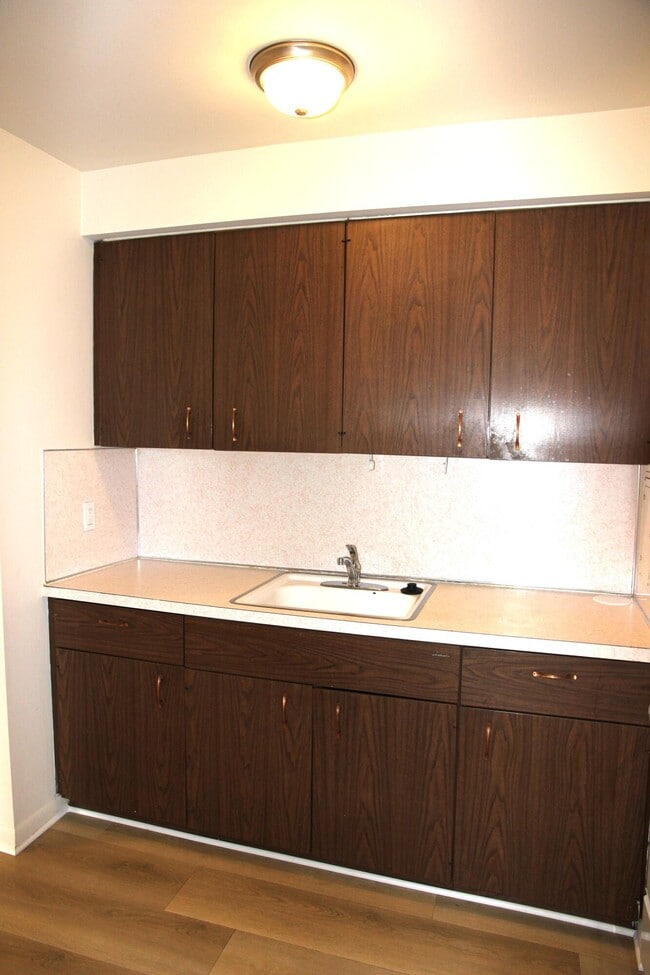 Building Photo - 1257 Island Dr