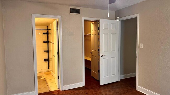 Building Photo - 205 Lewfield Cir