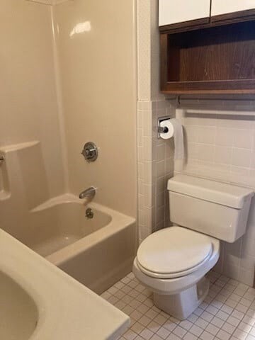 Building Photo - 93 Russell St