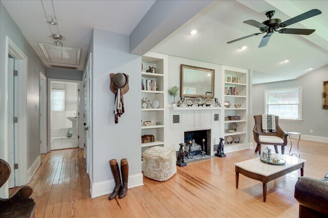 Building Photo - 452 Powderhouse Rd SE