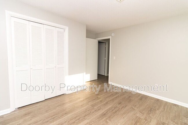 Building Photo - 3003 Addison Rd