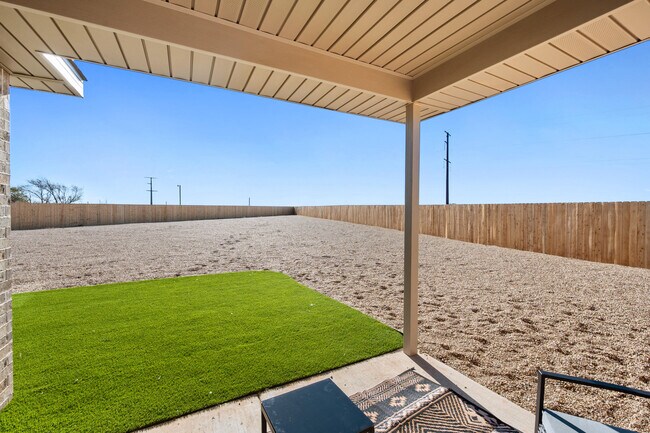 Building Photo - 2515 Kenwood Ave