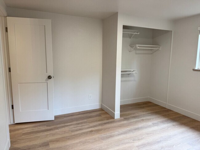 Building Photo - NEWLY REMODELED 3 Bed + Office / 2 Bath Home on Linden in Boulder – Available NOW!