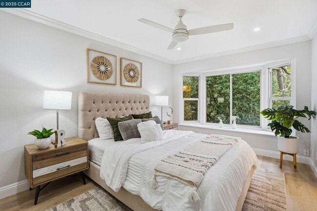 Building Photo - 289 Sierra Dr