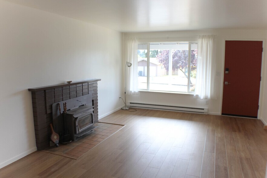 Living room - 5219 172nd St SW