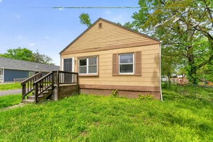 Building Photo - 1406 E 18th Ave