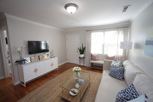 Building Photo - Two Bedroom Cottage - Five Points East, Raleigh, NC - Inside the Beltline!