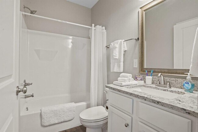 Building Photo - Modern 3/3 Condos with Private Baths & Lux...