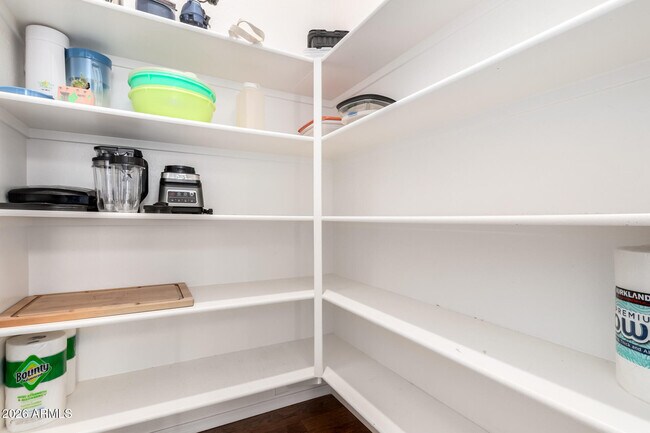 Building Photo - 12725 W Dale Ln