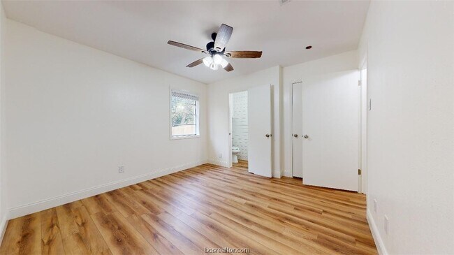 Building Photo - 2347 Cornell Dr