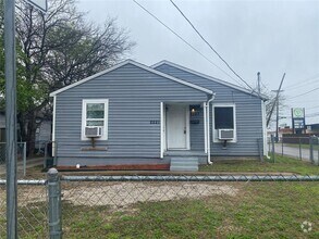 Building Photo - 2223 Houston St