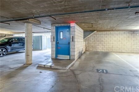 Building Photo - 211 S Redwood Ave