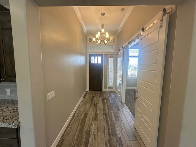 Building Photo - Custom 3 bed plus Office Single Story. Cri...