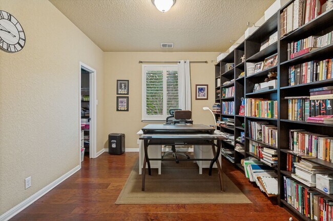 Building Photo - GORGEOUS 5-BEDROOM IN TRIANA SUBDIVISION