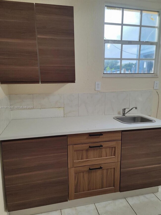 Building Photo - 3680 NW 20th Ct