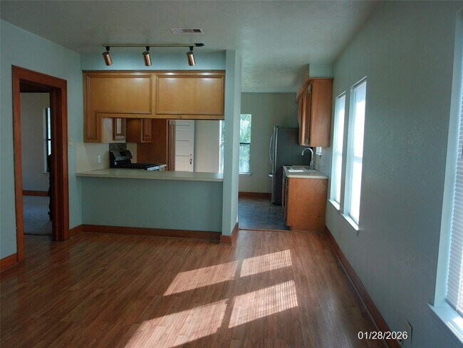 Building Photo - 4619 Ave S