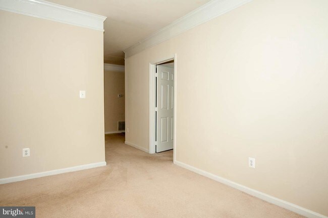 Building Photo - 6541 Grange Ln