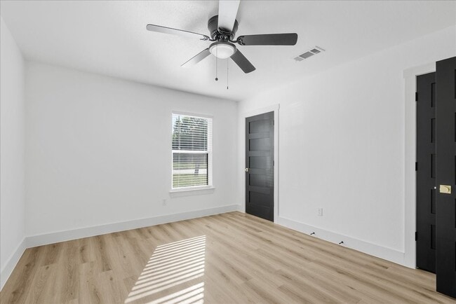 Building Photo - 5219 Cosby St