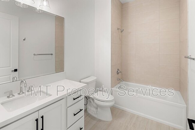 Building Photo - 9046 Ventura St