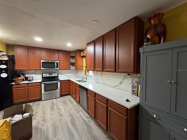 Building Photo - 6709 Wood Branch Dr