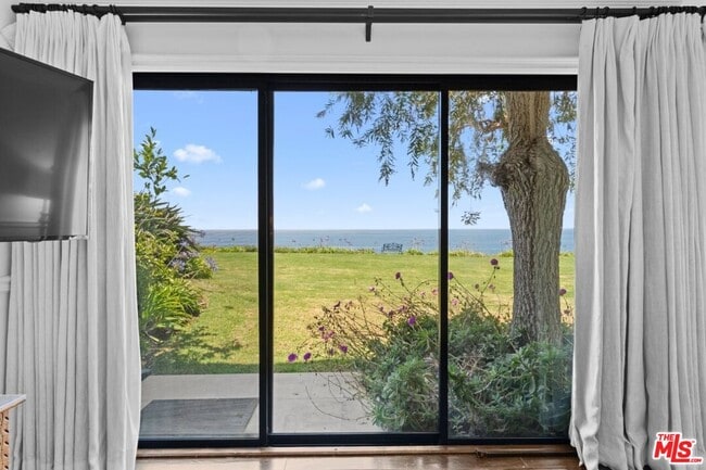Building Photo - 29700 Zuma Bay Way