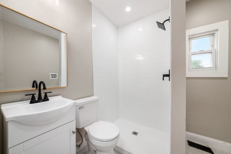 Building Photo - 960 Carpenter St