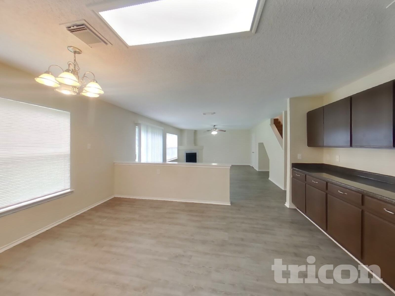 Building Photo - 10102 Silverwagon San Antonio TX