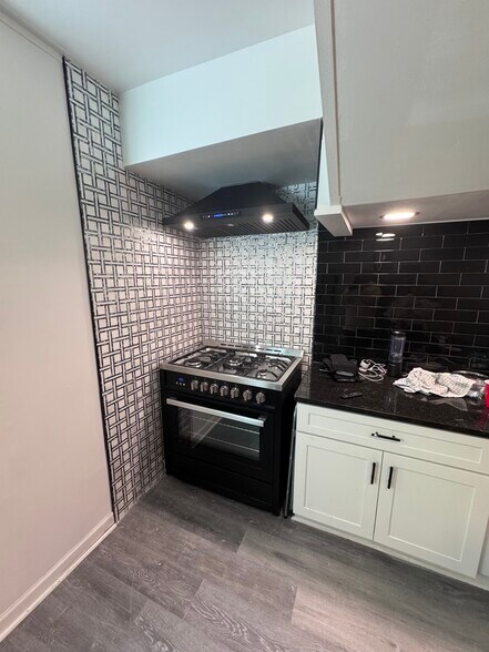 Building Photo - 2355 Virginia Pl NE