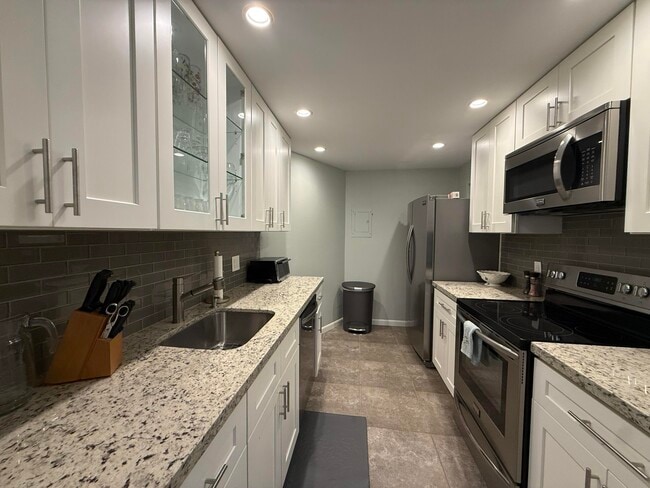 Building Photo - 1200 Hibiscus Ave