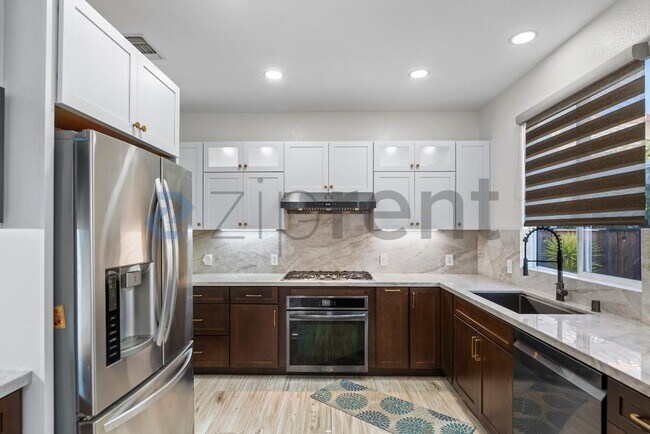 Building Photo - 2960 Stallion Way