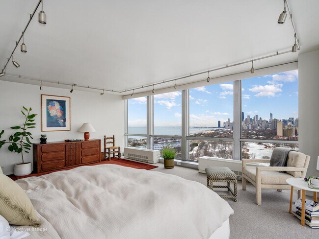 Building Photo - 330 W Diversey Pkwy