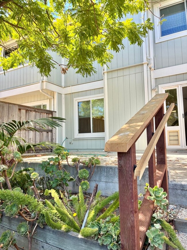 Building Photo - 487 Cannon Green Dr