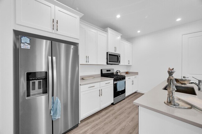 Building Photo - 9060 Remy Ln