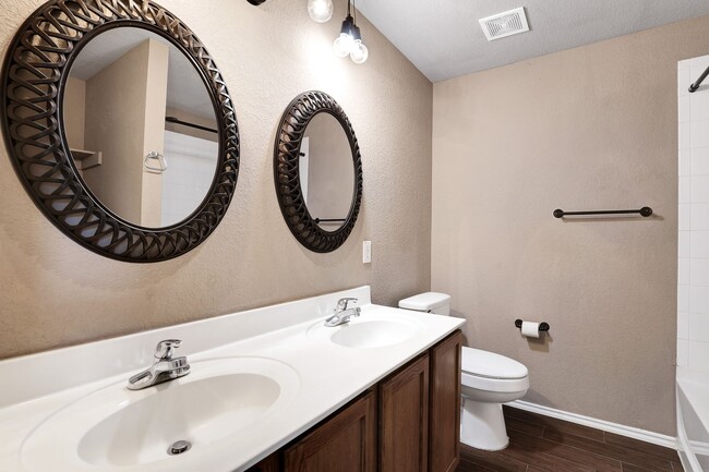 Building Photo - ***APPLICATION CURRENTLY UNDER REVIEW***Mo...