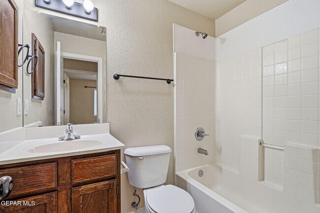 Building Photo - 732 Desert Sage Dr