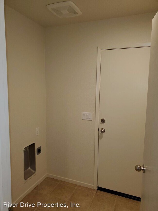 Building Photo - 3 br, 2 bath House - 224 Rhianon Ct