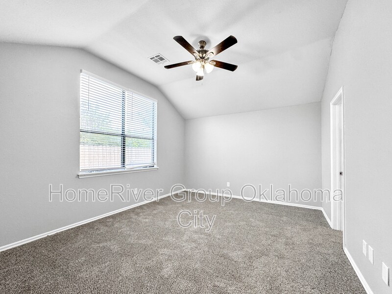 Building Photo - 10636 NW 35th St