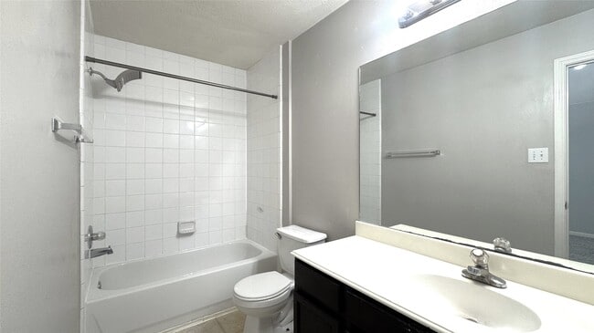 Building Photo - 4243 Daisy Meadow Dr