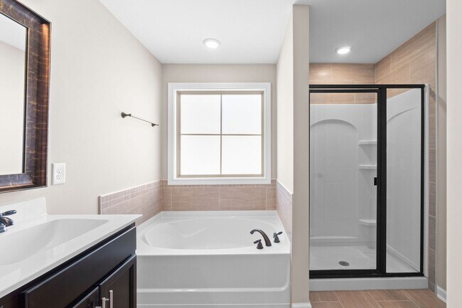 Building Photo - Pet Friendly Four Bedroom!