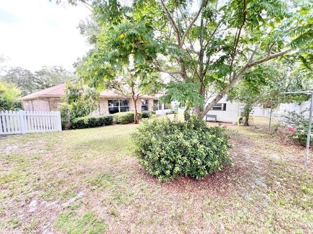 Building Photo - 1652 E Houston Dr
