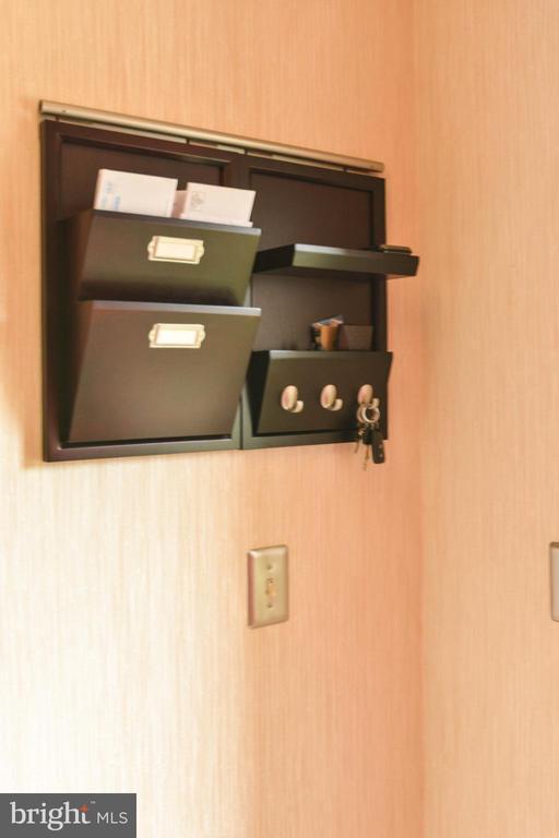 Building Photo - 48 Pontiac Way