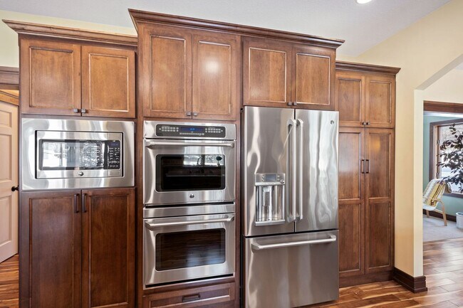 Building Photo - Executive-Level Rental Offering in SW Woodbury — Space, Privacy & High-End Finishes