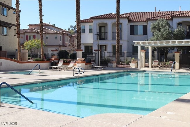 Building Photo - 50 Aura de Blanco St