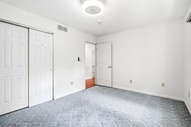 Building Photo - 9 Stirrup Way