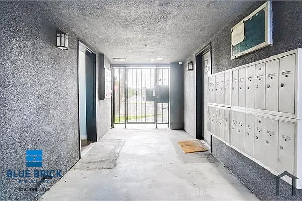 Building Photo - 15231 Sherman Way