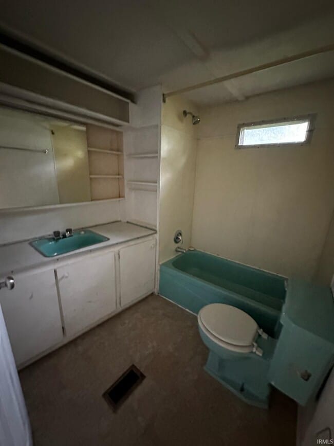 Building Photo - 2417 S Madison St