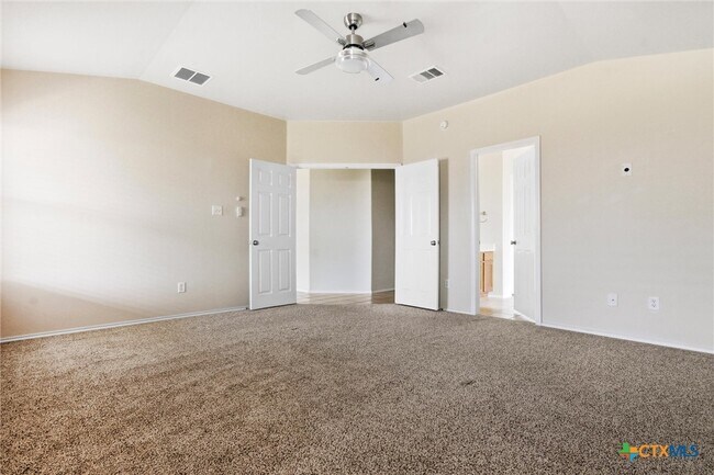 Building Photo - 200 Memory Ln