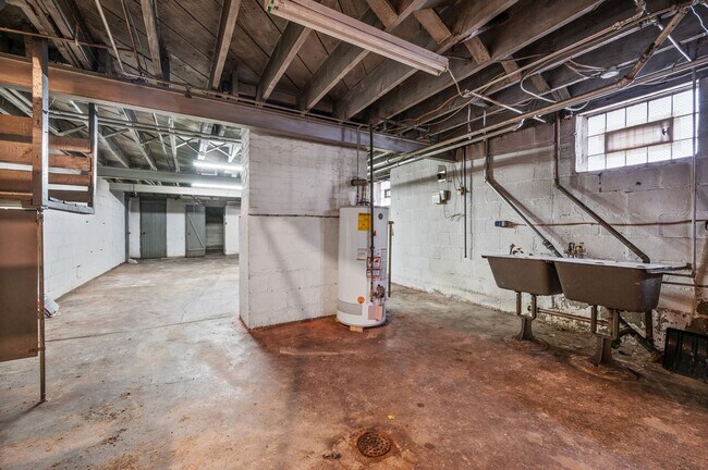 Building Photo - 101-103 E Agnew Avenue